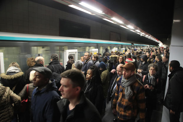 Дискриминација на француски начин: Вагони само за жене